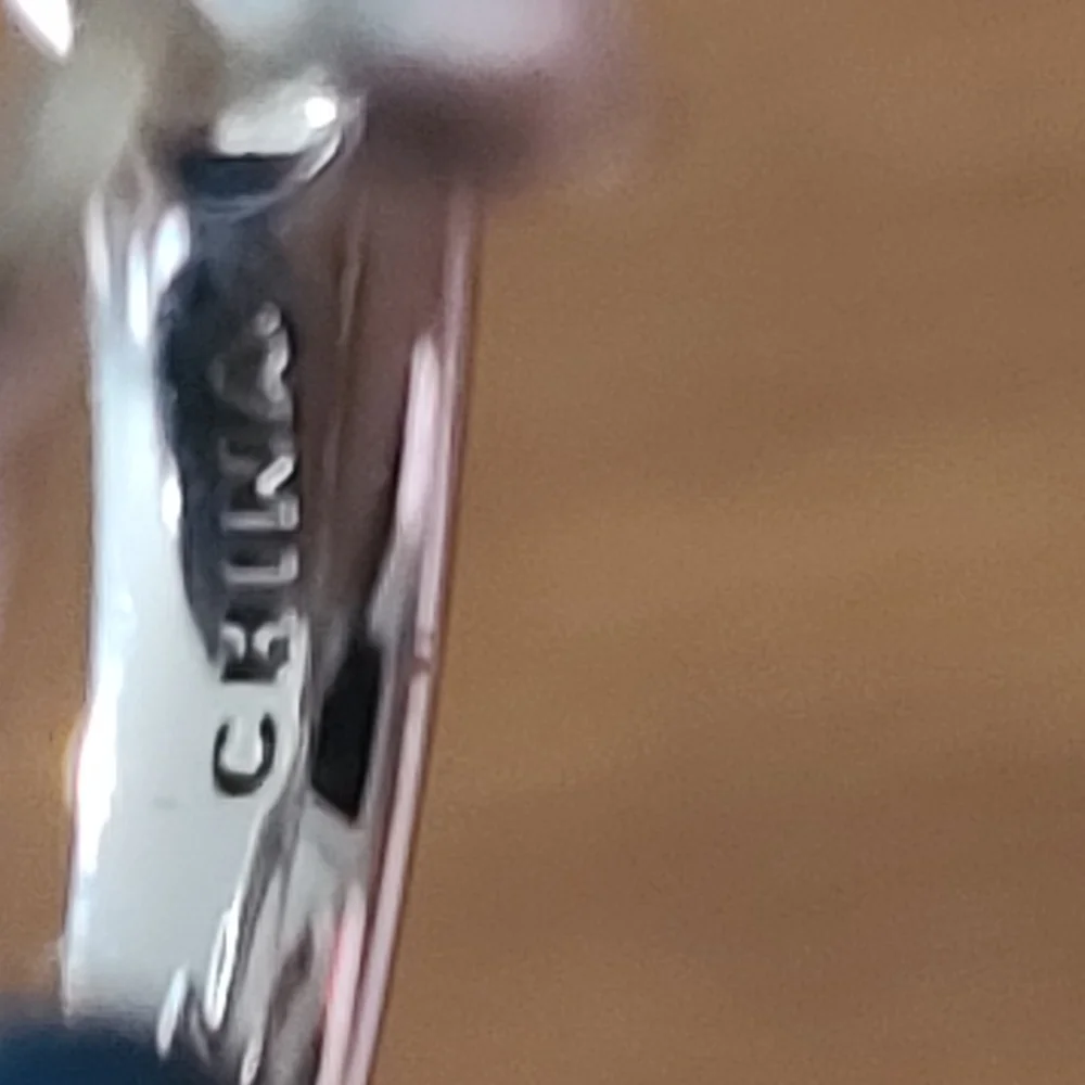 Elegant Silver Bow Ring - Picture 5 of 5